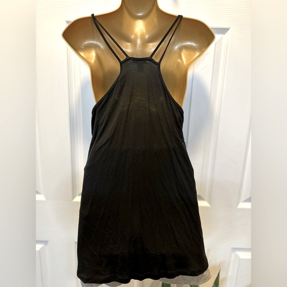 *bundle* Four cute summer tops. Size Medium. - Picture 15 of 16